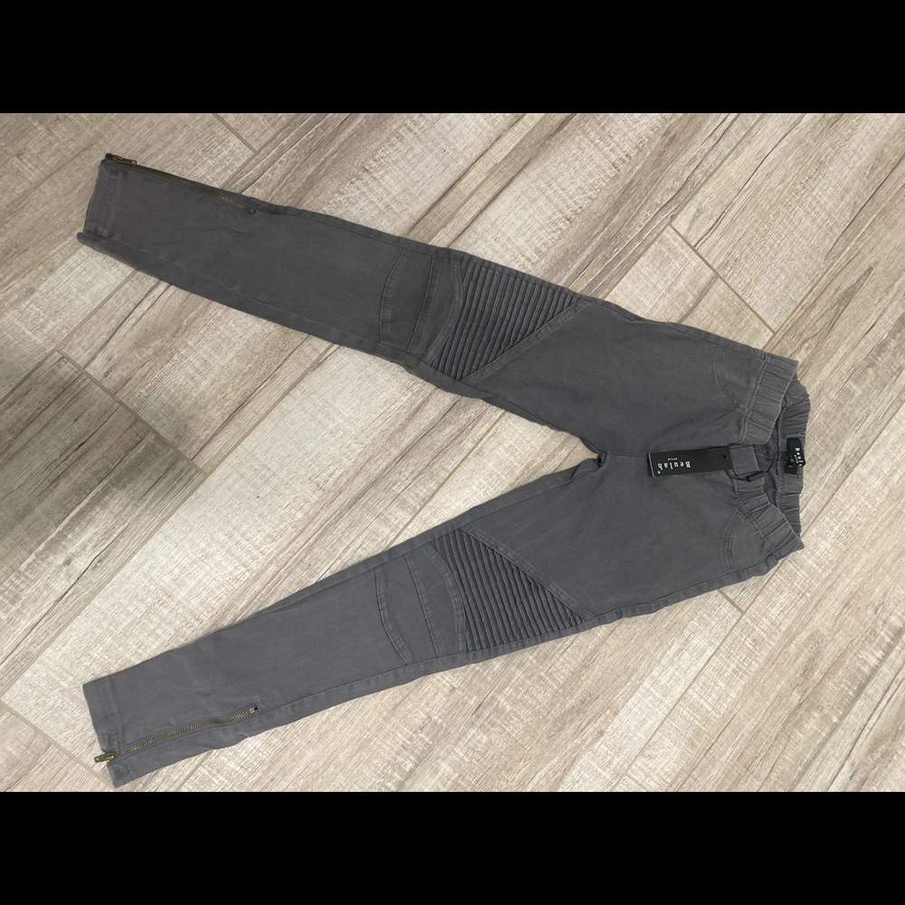 Size small jeggings in grey